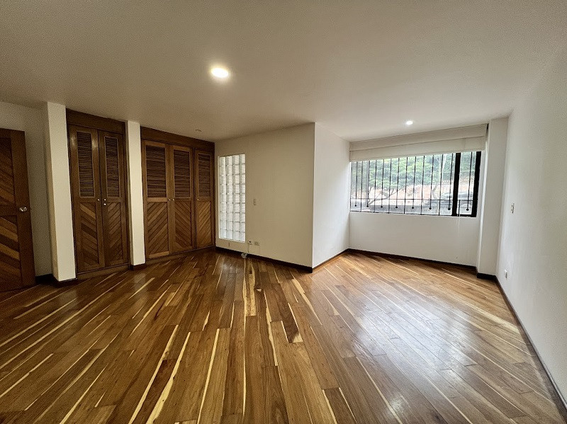 Apartamento en venta en Los Rosales, Bogotá · foto 19 de 24