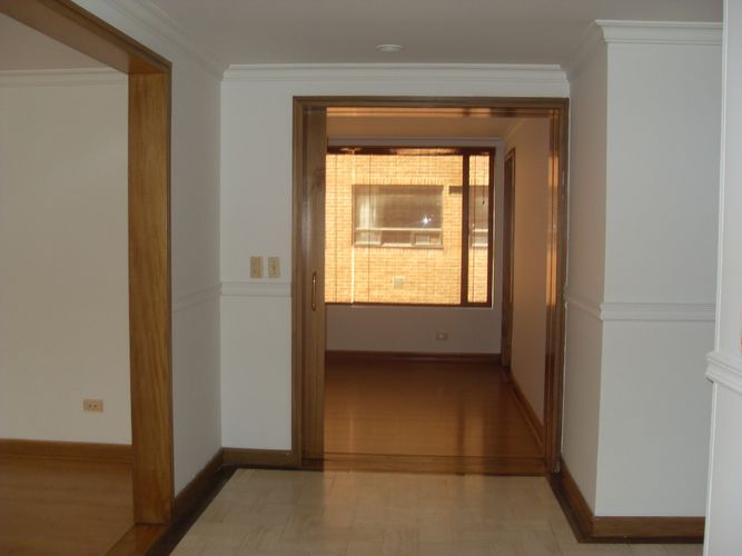 Apartamento de 3 alcobas en venta en Chico Norte, Bogotá, 196 m² · foto 5 de 24