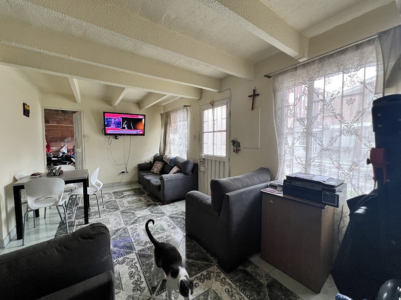 Casa en venta en Zarzamora, Bogotá · foto 3 de 18
