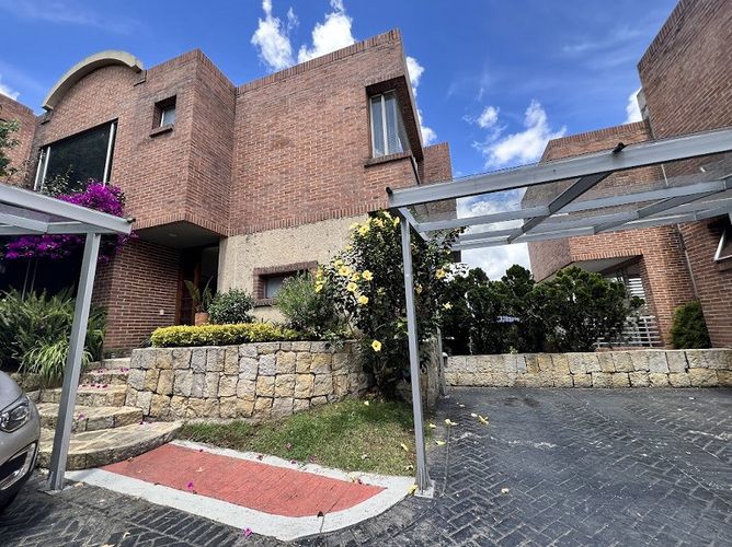 Casa de 3 alcobas en venta en Sotileza, Bogotá, 269 m² · foto 2 de 24