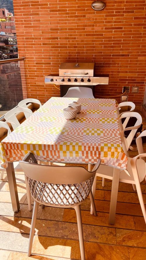 Apartamento de 3 alcobas en venta en Los Rosales, Bogotá, 283 m² · foto 6 de 17