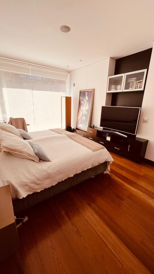 Apartamento de 3 alcobas en venta en Los Rosales, Bogotá, 283 m² · foto 10 de 17