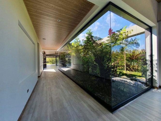 Casa de 4 alcobas en venta en Guayabito, Rionegro, 540 m² · foto 5 de 11