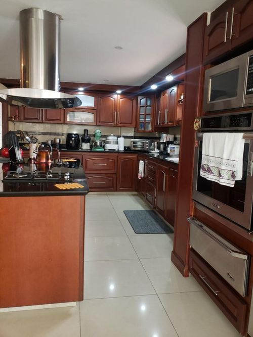Casa de 5 alcobas en venta en San Jose De Bavaria, Bogotá, 284 m² · foto 10 de 24