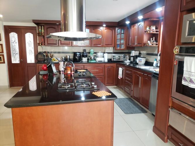 Casa de 5 alcobas en venta en San Jose De Bavaria, Bogotá, 284 m² · foto 11 de 24