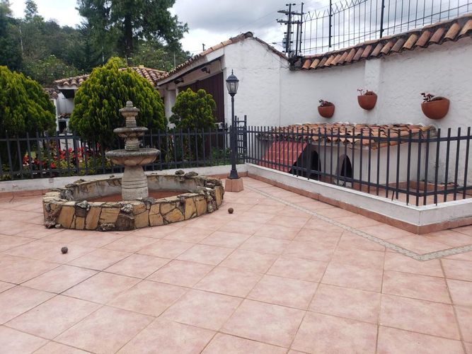 Casa de 5 alcobas en venta en San Jose De Bavaria, Bogotá, 284 m² · foto 16 de 24