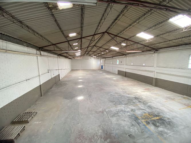 Bodega en arriendo en Zona Industrial No. 2, Itagüí, 920 m² · foto 3 de 7