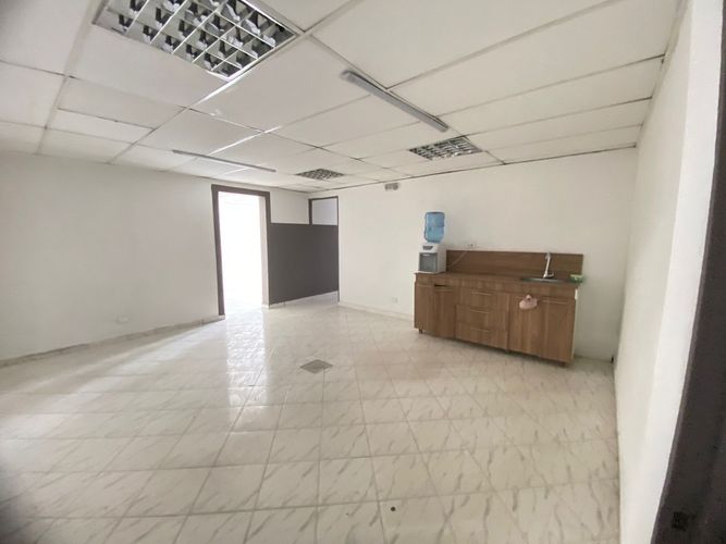 Bodega en arriendo en Zona Industrial No. 2, Itagüí, 920 m² · foto 5 de 7