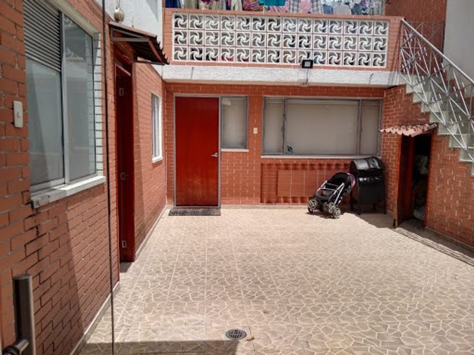 Casa en venta en Los Andes, Bogotá · foto 3 de 24