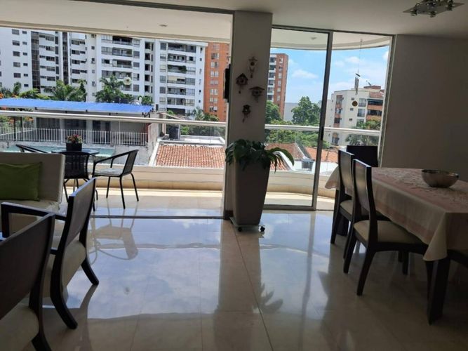 Apartamento de 4 alcobas en venta en Ciudad Campestre, Cali, 167 m² · foto 2 de 16