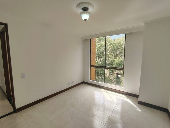Apartamento de 2 alcobas en arriendo en El Poblado, Medellín, 74 m² · foto 11 de 12