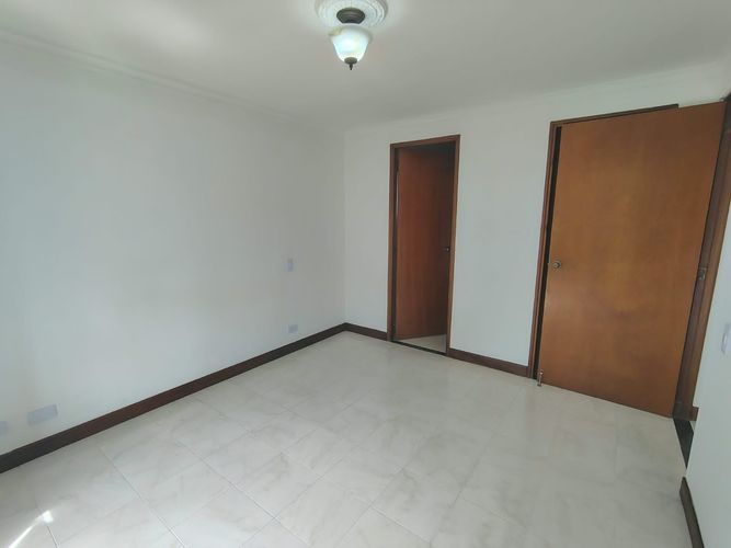 Apartamento de 2 alcobas en arriendo en El Poblado, Medellín, 74 m² · foto 3 de 12