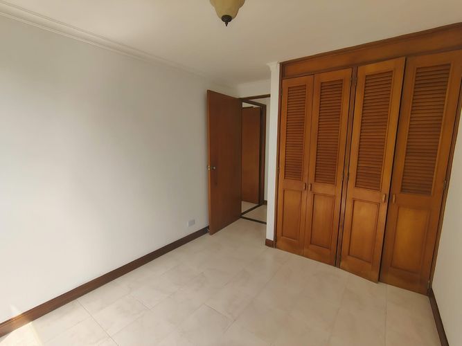 Apartamento de 2 alcobas en arriendo en El Poblado, Medellín, 74 m² · foto 8 de 12
