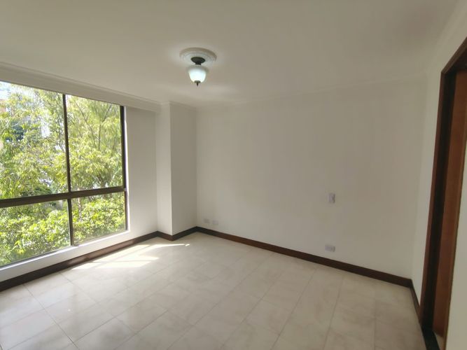 Apartamento de 2 alcobas en arriendo en El Poblado, Medellín, 74 m² · foto 5 de 12