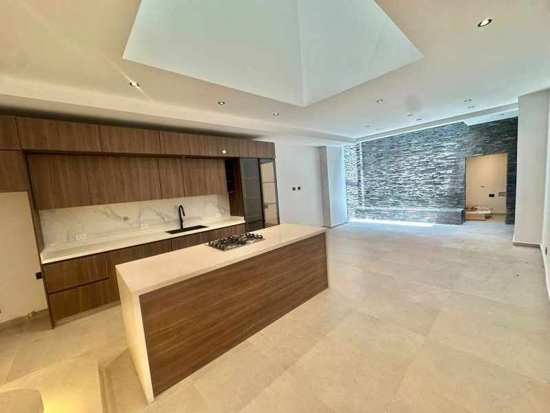 Casa en arriendo en El Poblado, Medellín · foto 3 de 20
