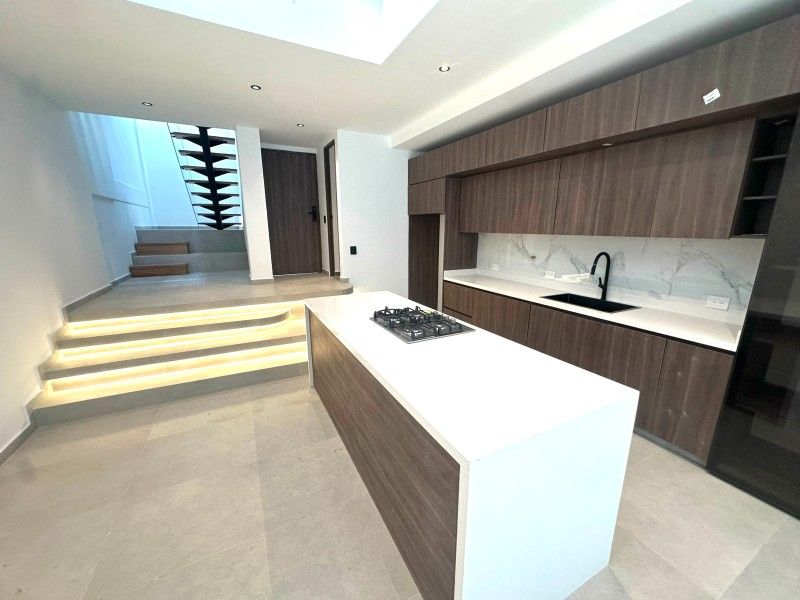 Casa en arriendo en El Poblado, Medellín · foto 5 de 20