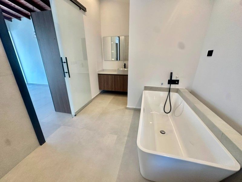 Casa en arriendo en El Poblado, Medellín · foto 17 de 20