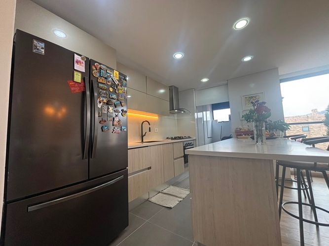 Apartamento de 3 alcobas en venta en Santa Paula, Bogotá, 157 m² · foto 3 de 22