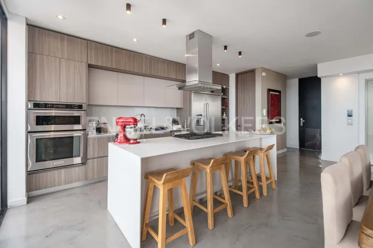 Apartamento de 3 alcobas en venta en Bella Suiza, Bogotá, 260 m² · foto 3 de 19