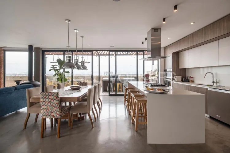 Apartamento de 3 alcobas en venta en Bella Suiza, Bogotá, 260 m² · foto 2 de 19