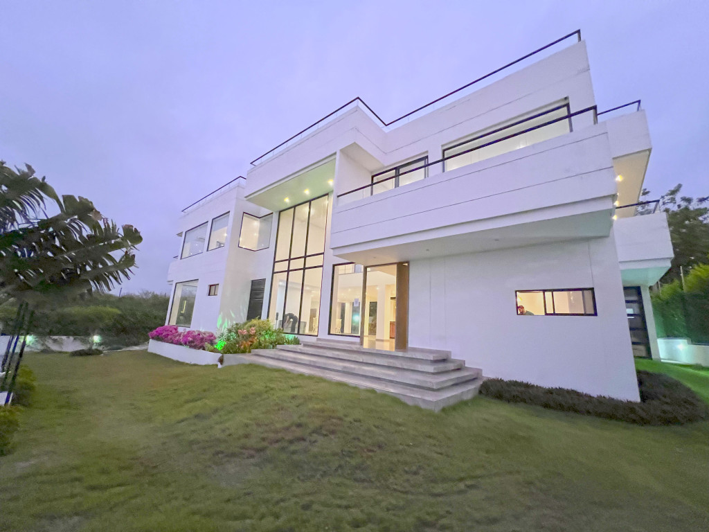 Casa en venta en Altos De Pradomar, Atlántico · foto 3 de 24
