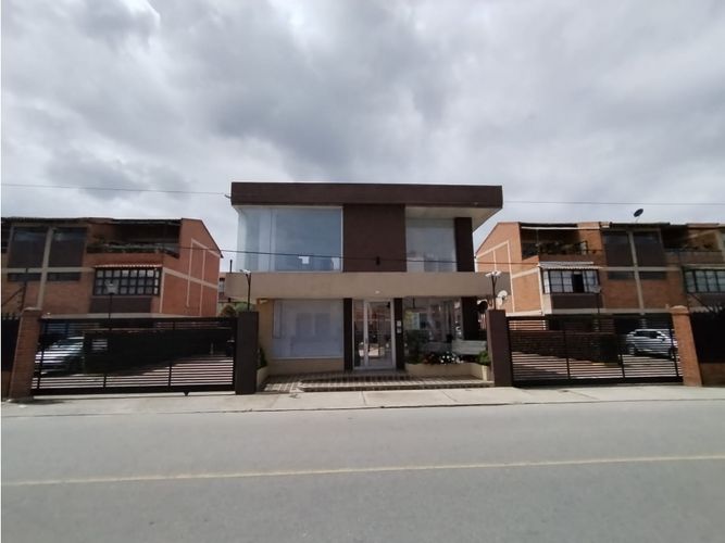 Casa de 3 alcobas en venta en Villa Sabanera, Chía, 167 m² · foto 2 de 24