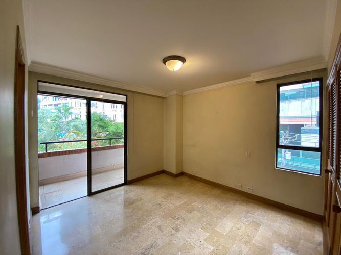 Apartamento de 3 alcobas en venta en El Poblado, Medellín, 254 m² · foto 12 de 16