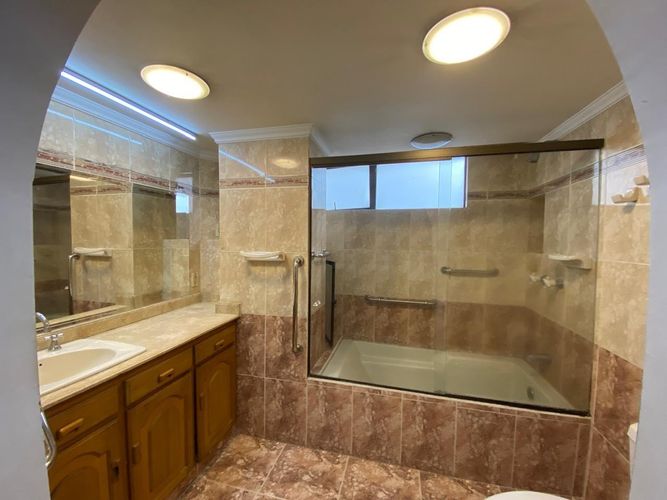 Apartamento de 3 alcobas en venta en El Poblado, Medellín, 254 m² · foto 13 de 16
