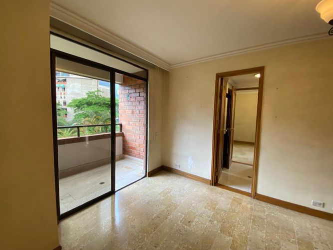 Apartamento de 3 alcobas en venta en El Poblado, Medellín, 254 m² · foto 10 de 16