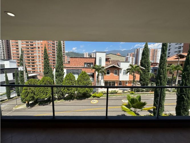 Casa de 4 alcobas en venta en Aves Maria, Sabaneta, 450 m² · foto 4 de 14
