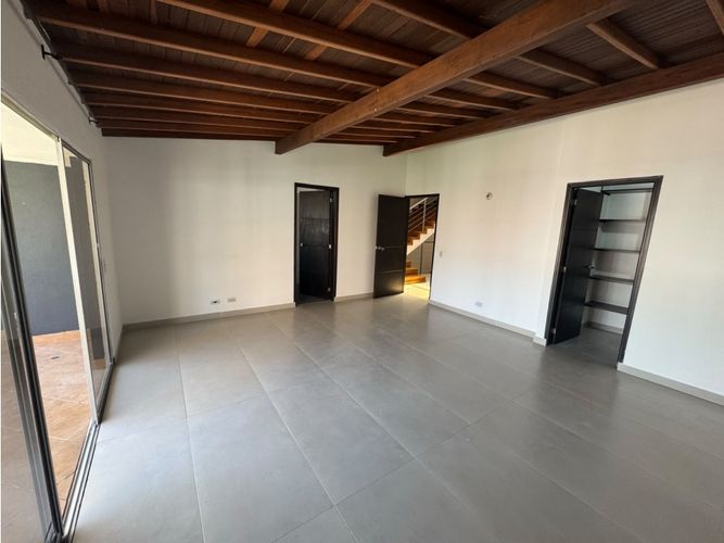 Casa de 4 alcobas en venta en Aves Maria, Sabaneta, 450 m² · foto 12 de 14