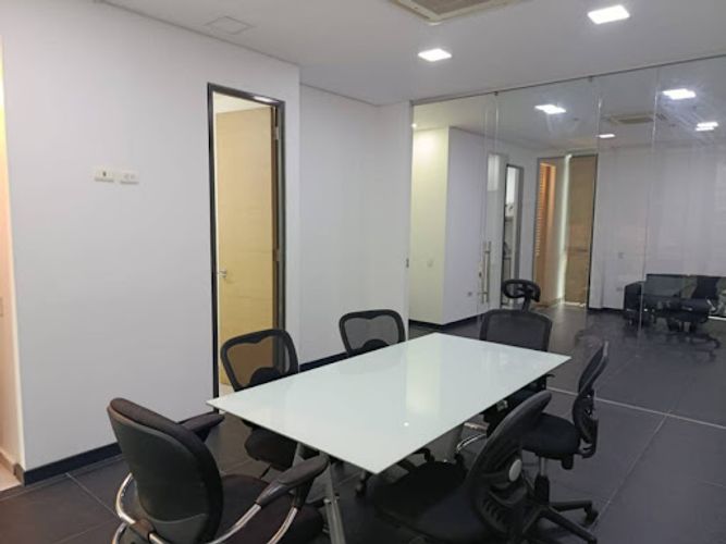 Oficina en arriendo en Manila, Medellín, 51 m² · foto 5 de 10