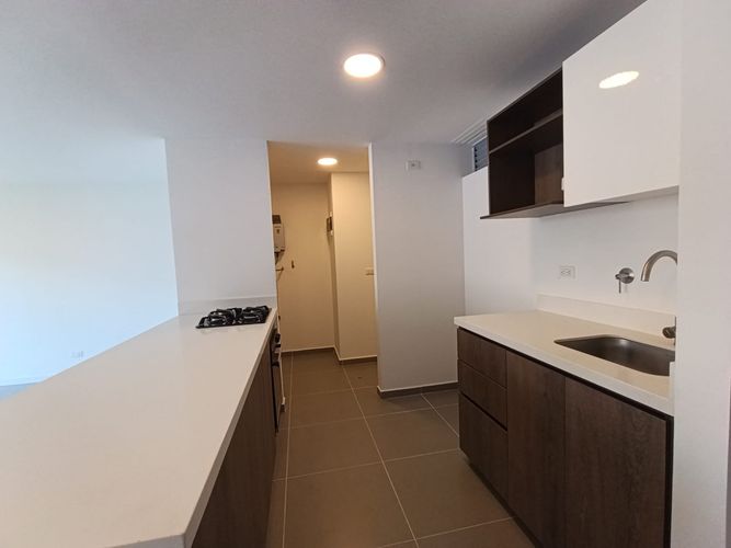 Apartamento de 2 alcobas en arriendo en Cumbres, Envigado, 86 m² · foto 4 de 19