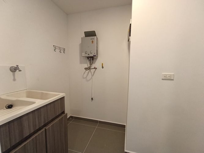 Apartamento de 2 alcobas en arriendo en Cumbres, Envigado, 86 m² · foto 10 de 19