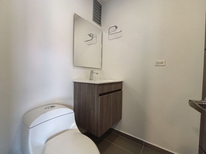 Apartamento de 2 alcobas en arriendo en Cumbres, Envigado, 86 m² · foto 18 de 19