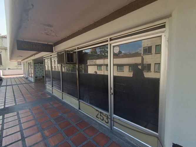 Oficina en arriendo en Bomboná No. 1, Medellín, 160 m² · foto 2 de 24