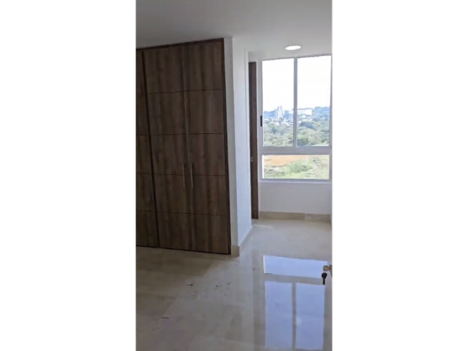 Apartamento de 4 alcobas en venta en Ciudad Jardin, Cali, 147 m² · foto 3 de 13