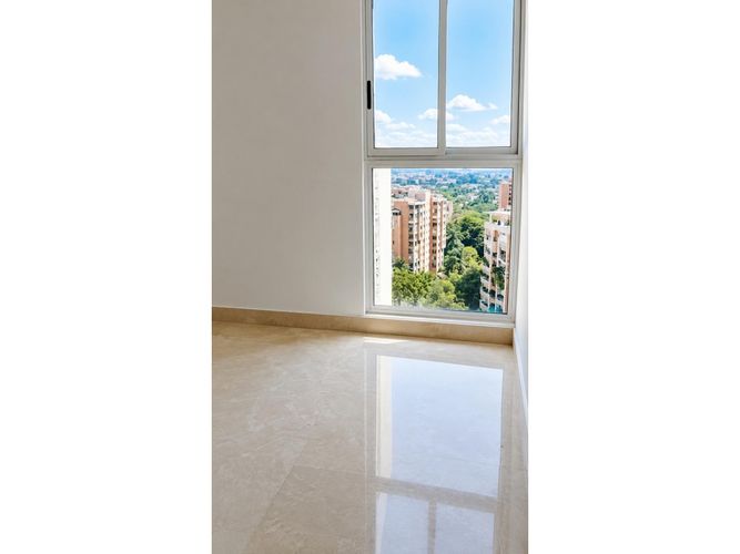 Apartamento de 4 alcobas en venta en Ciudad Jardin, Cali, 147 m² · foto 4 de 13