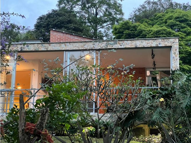 Casa de 3 alcobas en venta en La Pradera, Medellín, 198 m² · foto 14 de 18