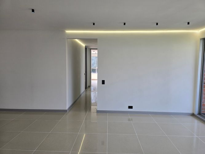 Apartamento de 4 alcobas en venta en Castropol, Medellín, 116 m² · foto 2 de 20