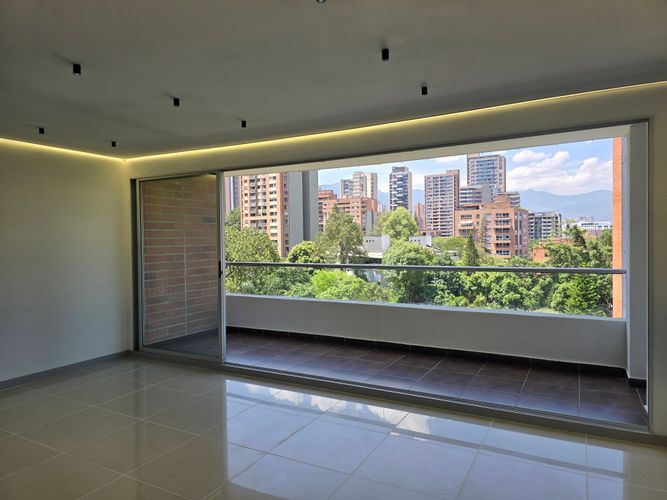 Apartamento de 4 alcobas en venta en Castropol, Medellín, 116 m² · foto 3 de 20