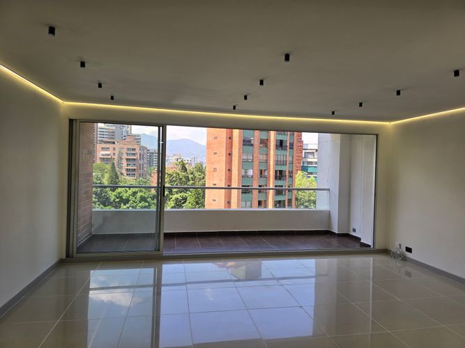 Apartamento de 4 alcobas en venta en Castropol, Medellín, 116 m² · foto 4 de 20