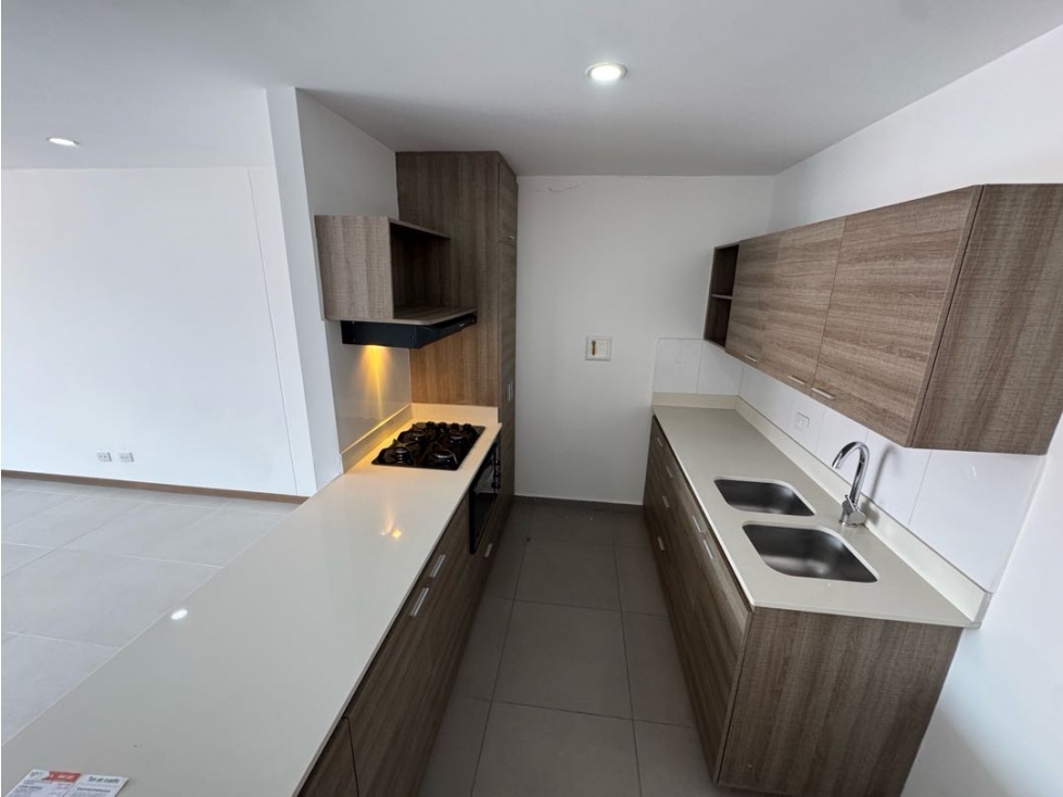 1BR Apartment in Loma del Escobero (70 m²)