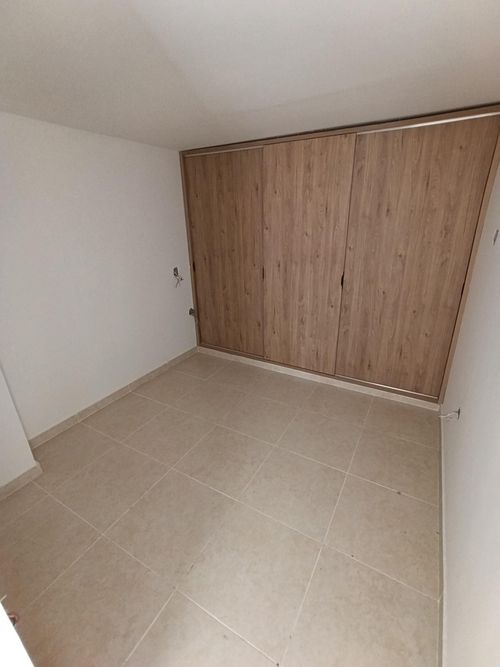 Apartamento de 2 alcobas en venta en Altos De La Campiña, Girón, 50 m² · foto 2 de 8