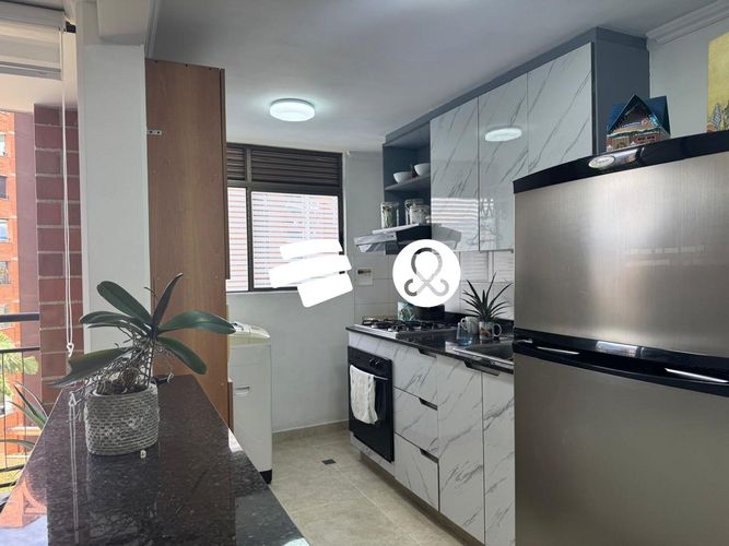 Apartamento de 3 alcobas en venta en El Diamante No. 2, Medellín, 80 m² · foto 2 de 12