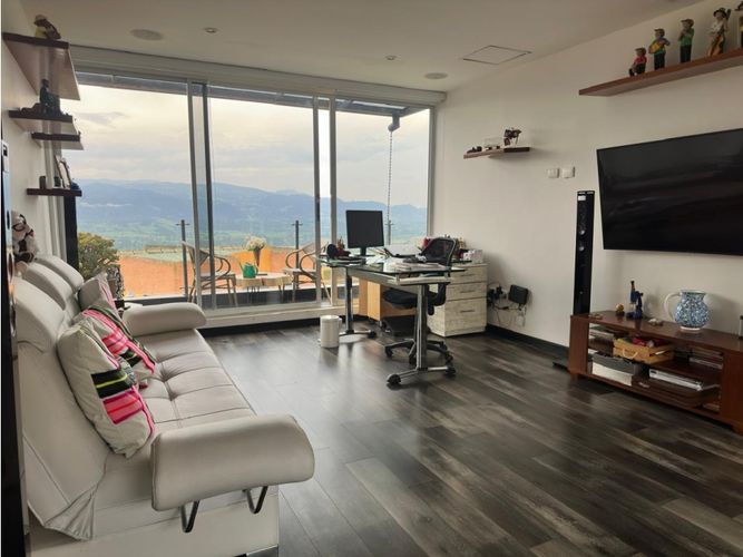 Casa de 4 alcobas en venta en Aposentos, Sopó, 270 m² · foto 2 de 20