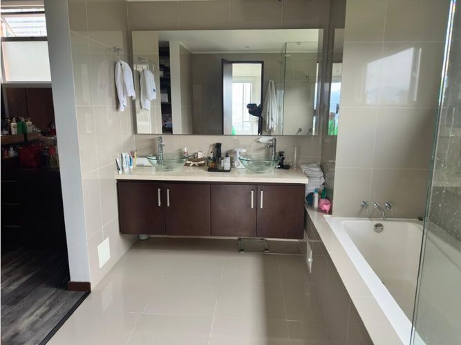 Casa de 4 alcobas en arriendo en Aposentos, Sopó, 270 m² · foto 9 de 20