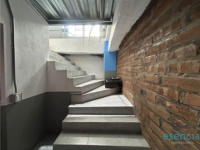 Bodega en arriendo en Manrique Central, Medellín, 240 m² · foto 7 de 9