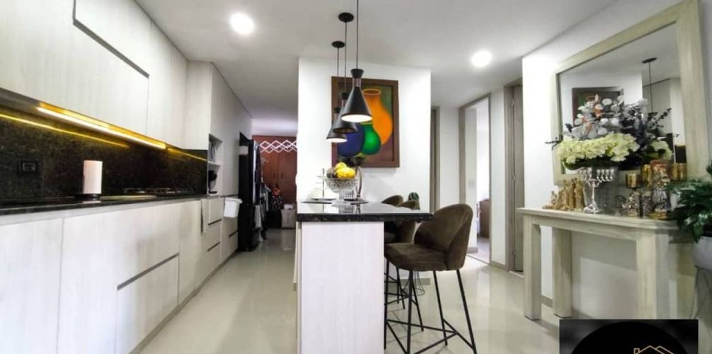 Apartamento en venta en El Poblado, Medellín · foto 2 de 10