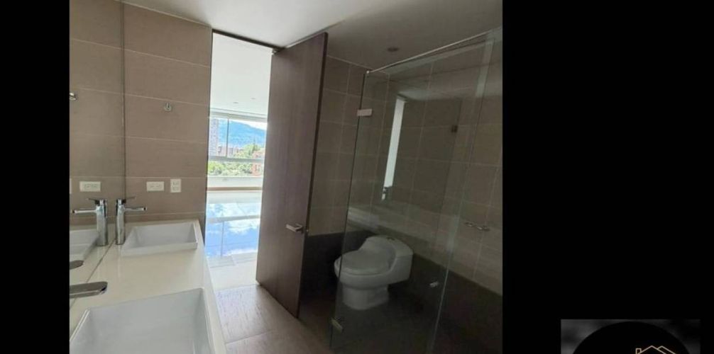 Apartamento en venta en El Poblado, Medellín · foto 9 de 10